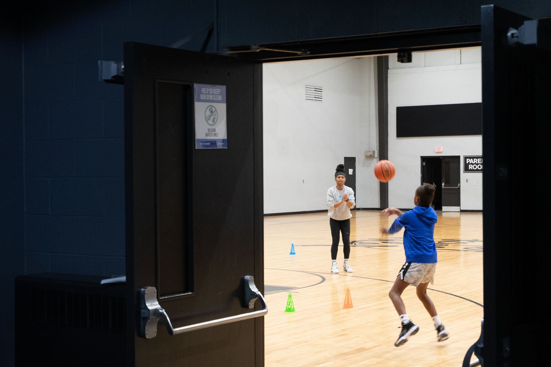 112521-owh-spo-thankcoach-pic-cm013.jpg
